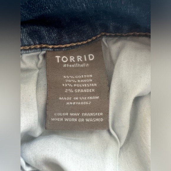 Torrid 28R Super Soft Jegging Medium Wash - Picture 9 of 11